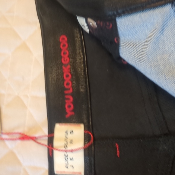 Alice and Olivia, denim and lamb leather mini skirt, size 28 - Picture 6 of 9